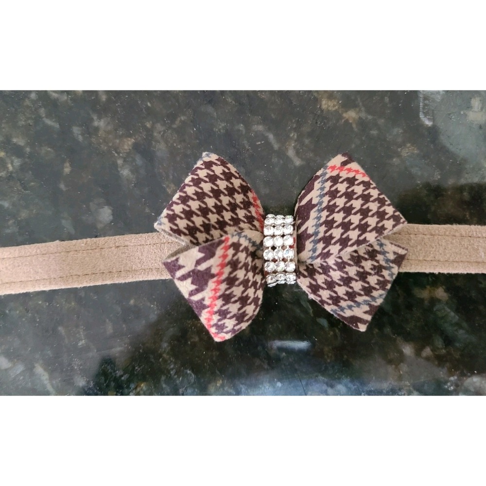 Susan Lanci Collar Nouveau Bow Glen Houndstooth Medium